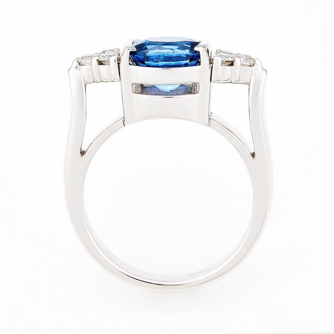 Кольцо из золота 750 пробы c сапфиром и бриллиантами, Л 2806 6708 за 250000