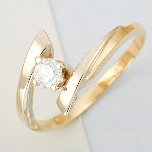 Кольцо из комбинированного золота 750 пробы c 1 бриллиантом Л57018649 фото 1