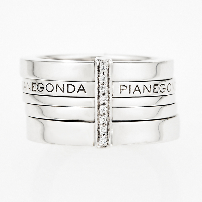 Кольцо из белого серебра 925 пробы c 8 бриллиантами