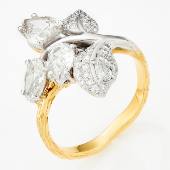 Кольцо из комбинированного золота 750 пробы c 36 бриллиантами, Л23147241 за 650000