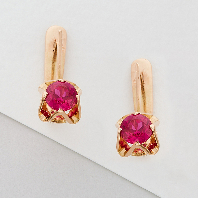 Серьги из красного золота 583 пробы c корундами