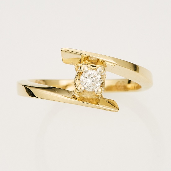 Кольцо из желтого золота 585 пробы c 1 бриллиантом, Л35036671 за 16000