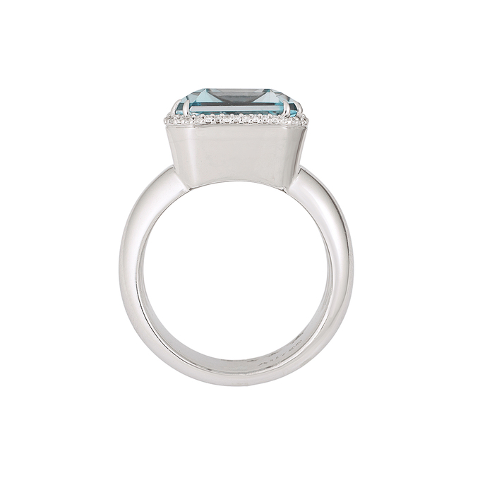 Кольцо из золота 750 пробы c топазом и бриллиантами, Л 6102 2153 за 290000