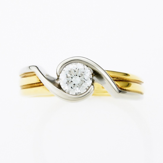 Кольцо из комбинированного золота 750 пробы c 1 бриллиантом, Л18046819 за 70500