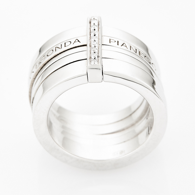 Кольцо из белого серебра 925 пробы c 8 бриллиантами