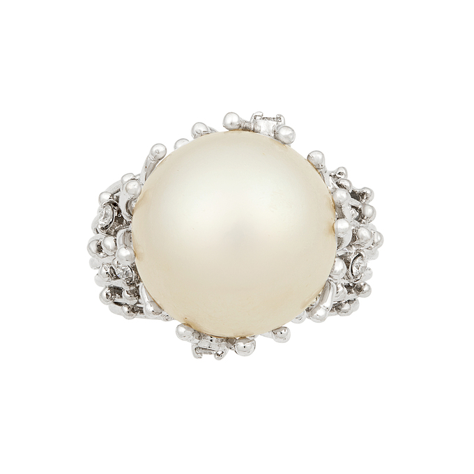 Кольцо из золота 750 пробы c бриллиантами и культивированным жемчугом, Л 2812 4434 за 254000