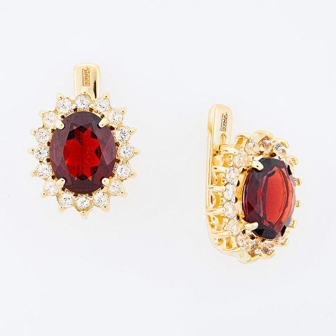 Серьги из золота 585 пробы c 2 гранатами и 32 топазами