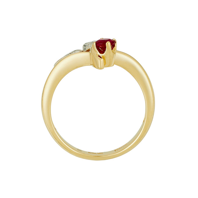 Кольцо из золота 750 пробы c рубином и бриллиантами