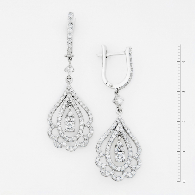 Серьги из белого золота 750 пробы c 156 бриллиантами