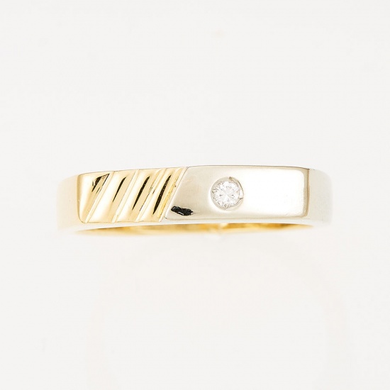 Кольцо печатка из комбинированного золота 750 пробы c 1 бриллиантом