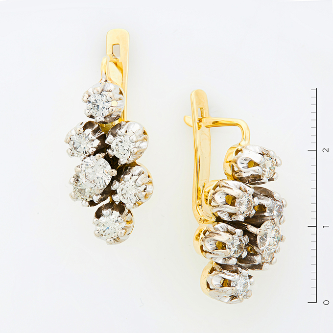 Серьги из золота 750 пробы c 14 бриллиантами