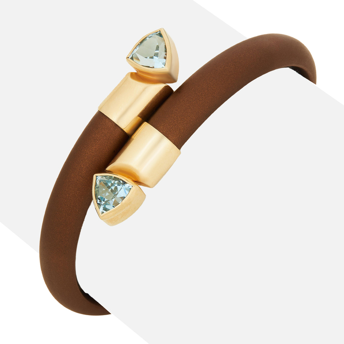 Браслет из золота 585 пробы c топазами и каучуком