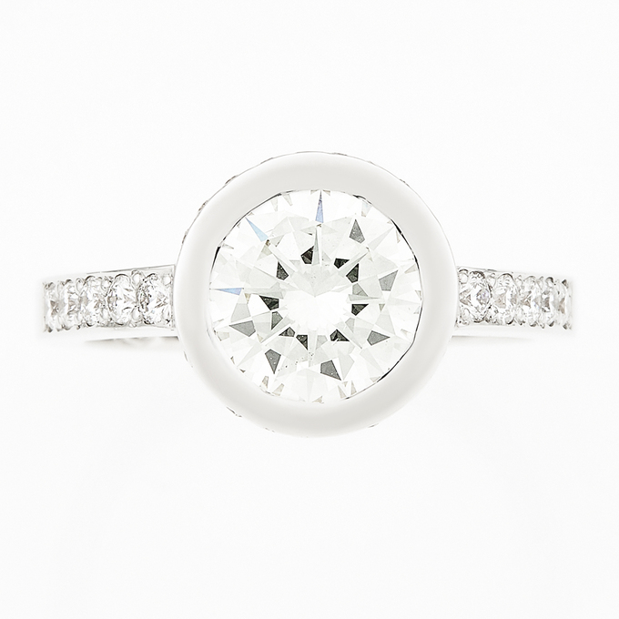 Кольцо из белого золота 750 пробы c 41 бриллиантами