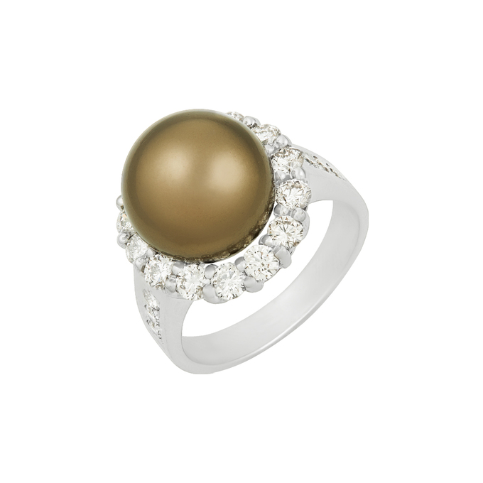 Кольцо из золота 750 пробы c бриллиантами и имитацией жемчуга