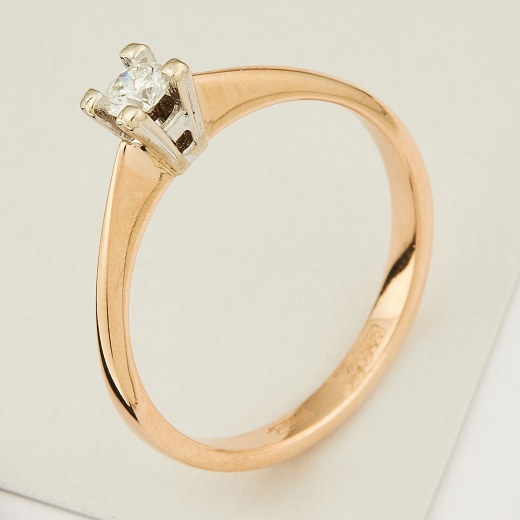 Кольцо из комбинированного золота 585 пробы c 1 бриллиантом 134584 фото 1