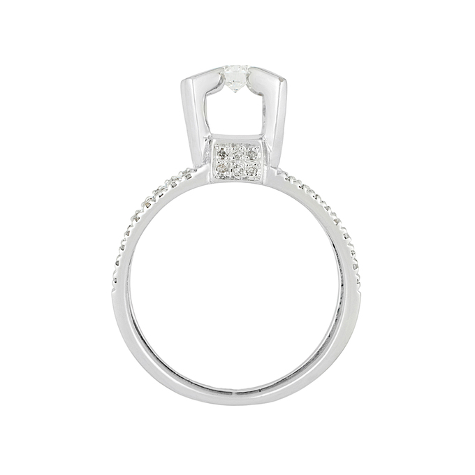 Кольцо из золота 585 пробы c бриллиантами