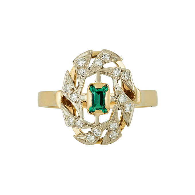 Кольцо из золота 750 пробы c бриллиантами и синтетическим изумрудом