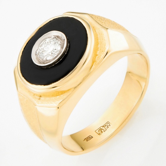 Кольцо печатка из желтого золота 750 пробы c 1 бриллиантом и 1 ониксом, Л43053526 за 121 860 ₽