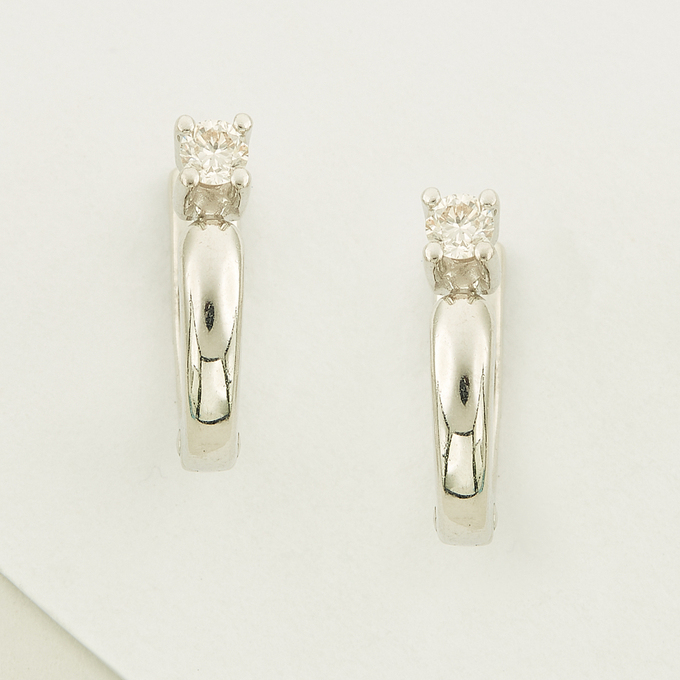 Серьги из золота 585 пробы c 2 бриллиантами