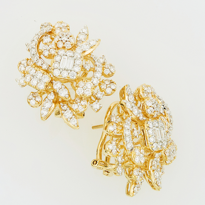 Серьги из желтого золота 750 пробы c 190 бриллиантами