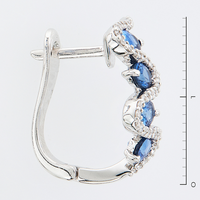 Серьги из белого золота 585 пробы c 76 бриллиантами и 8 сапфирами