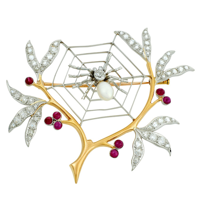 Брошь из золота 750 пробы c бриллиантами, рубинами и культивированным жемчугом