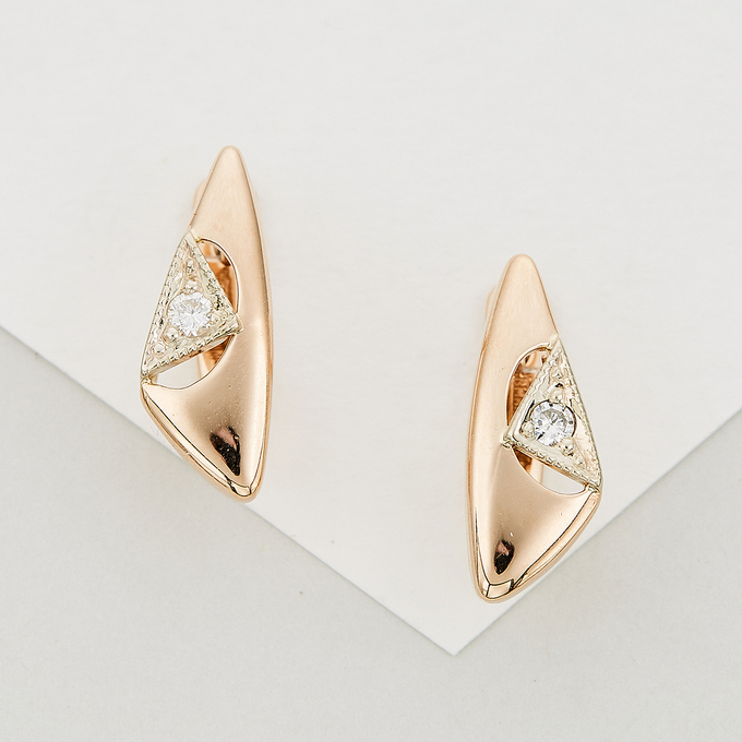Серьги из золота 585 пробы c 2 бриллиантами