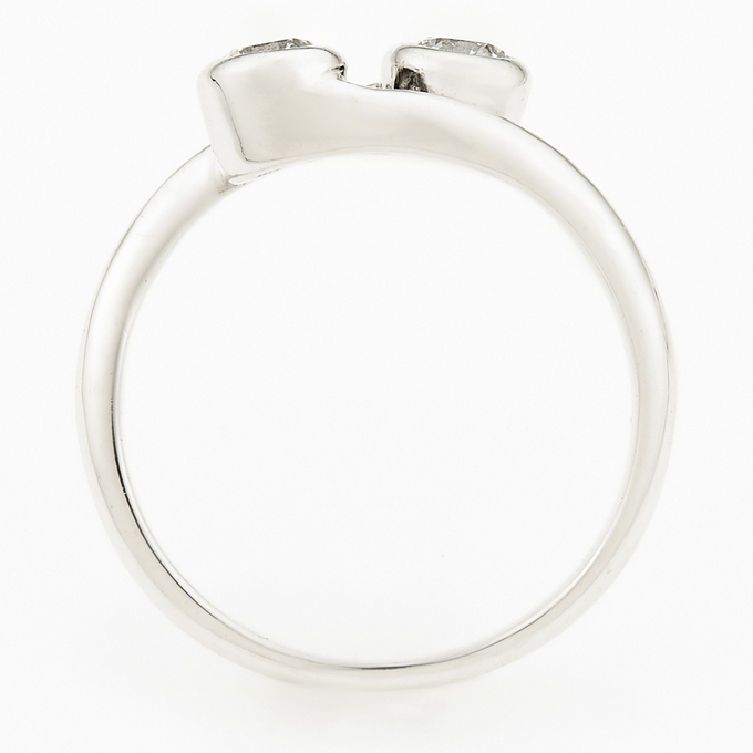 Кольцо из белого золота 750 пробы c 2 бриллиантами