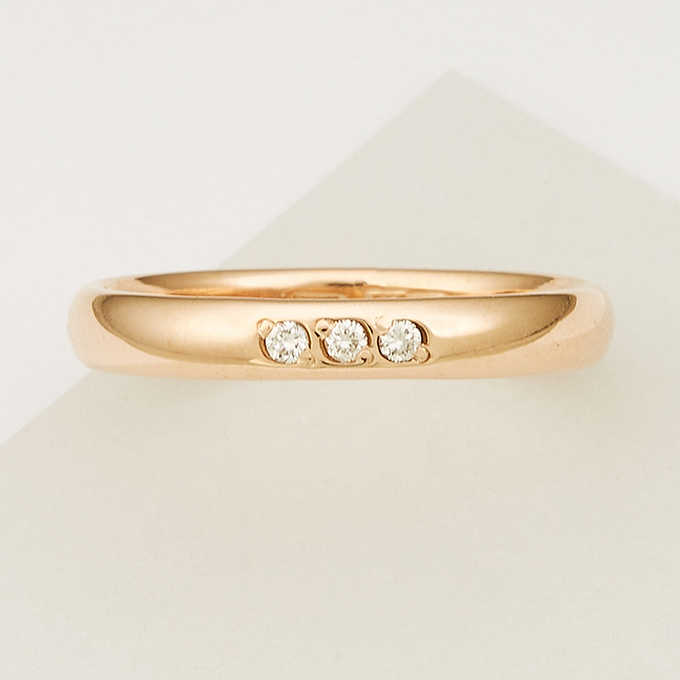 Кольцо из красного золота 585 пробы c 3 бриллиантами