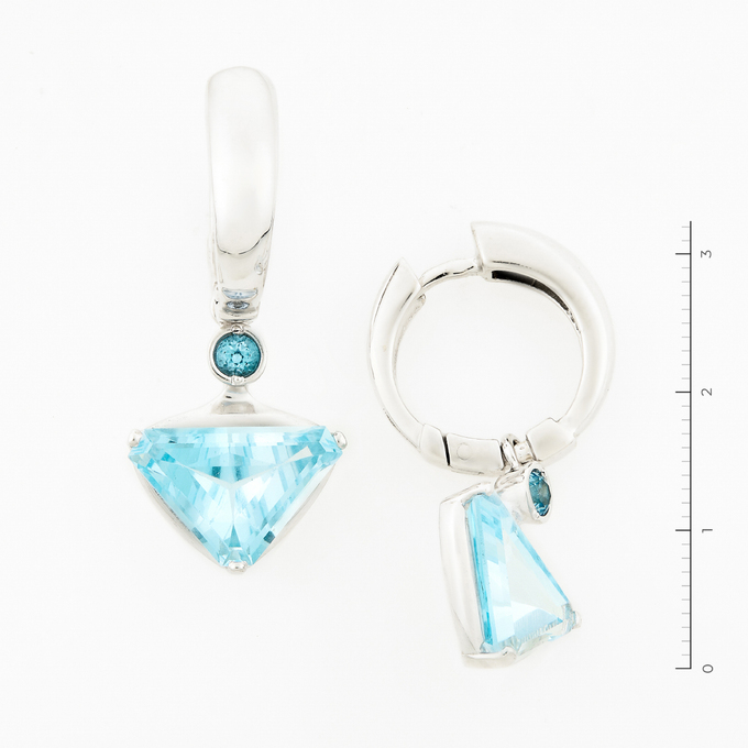 Серьги золото, 750, 3 к.,12,9 гр. (чистый вес 11,9 гр.); 4 Топаз
