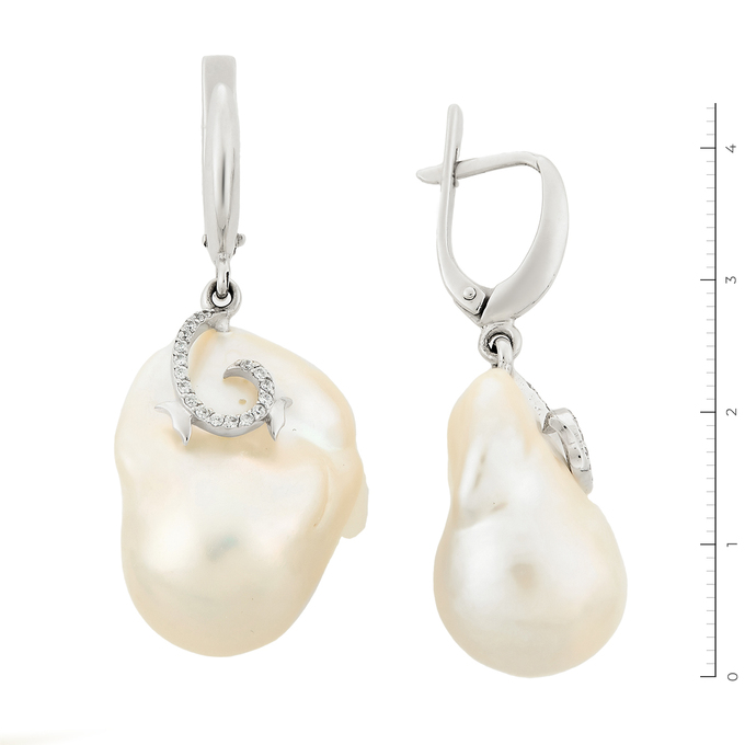 Серьги из белого золота 585 пробы c 36 фианитами и 2 жемчугами