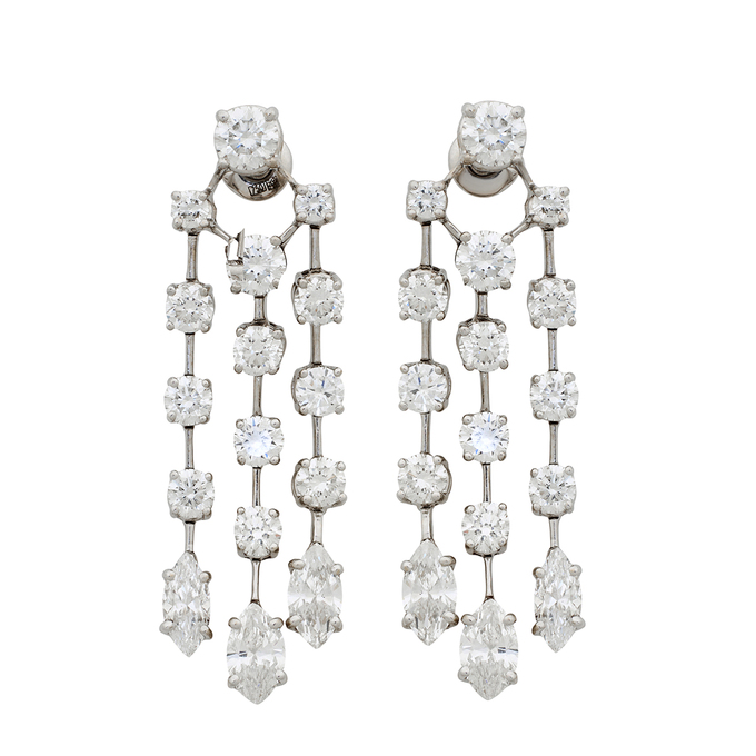 Пусеты из золота 750 пробы c бриллиантами