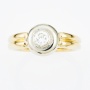 Кольцо из комбинированного золота 750 пробы c 1 бриллиантом 130333 фото 2