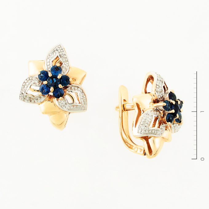 Серьги из комбинированного золота 585 пробы c 18 бриллиантами и 12 сапфирами