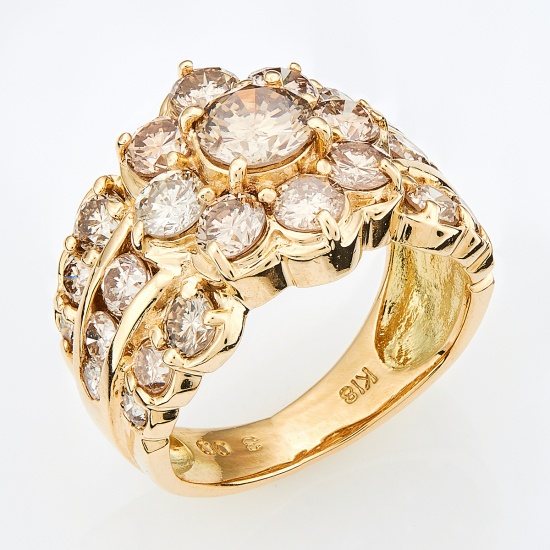 Кольцо из желтого золота 750 пробы c 27 бриллиантами