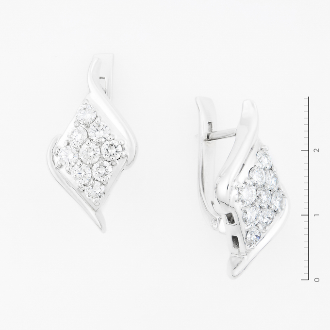 Серьги золото, 750, 2 к.,16,42 гр. (чистый вес 16,092 гр.); 18 Бриллиант Кр57 4/5 вес 1,8 ct