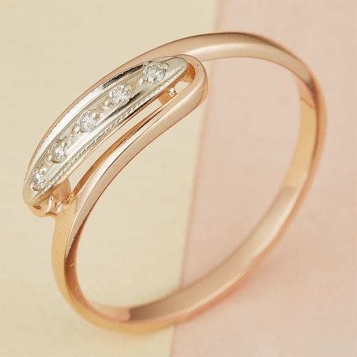 Кольцо из комбинированного золота 585 пробы c 5 бриллиантами 105187 фото 1