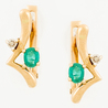 Серьги из красного золота 585 пробы c 2 бриллиантами и 2 изумрудами