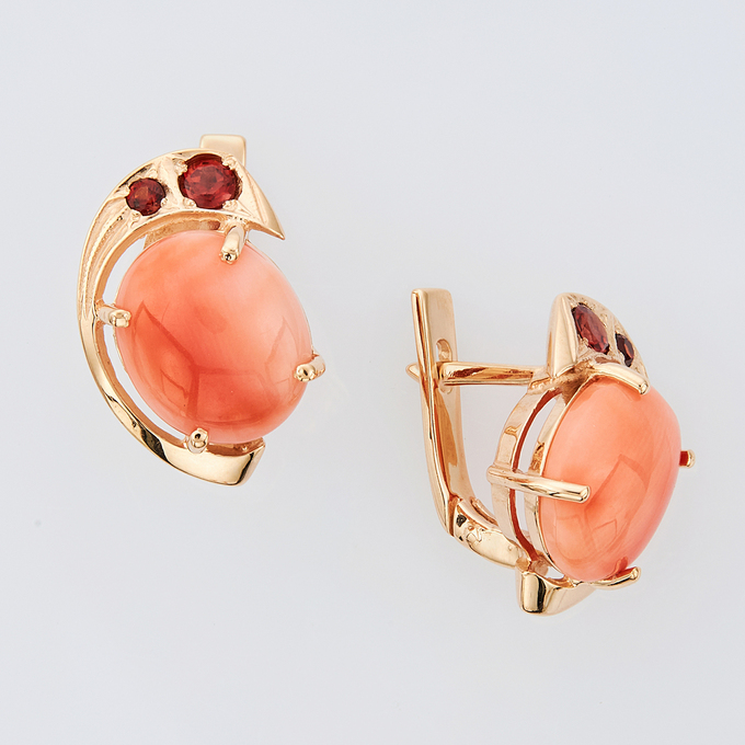 Серьги из золота 585 пробы c 2 кораллами и 4 гранатами