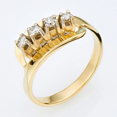 Кольцо из комбинированного золота 750 пробы c 4 бриллиантами, 139624 за 45 430 ₽