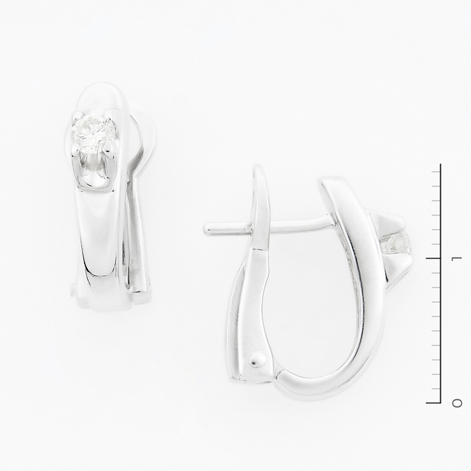 Серьги из золота 750 пробы c 2 бриллиантами