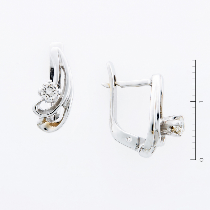 Серьги из золота 750 пробы c 2 бриллиантами