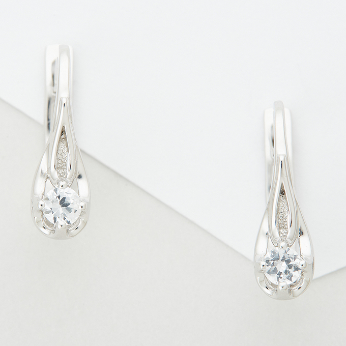 Серьги из белой платины 950 пробы c 2 лейкосапфирами