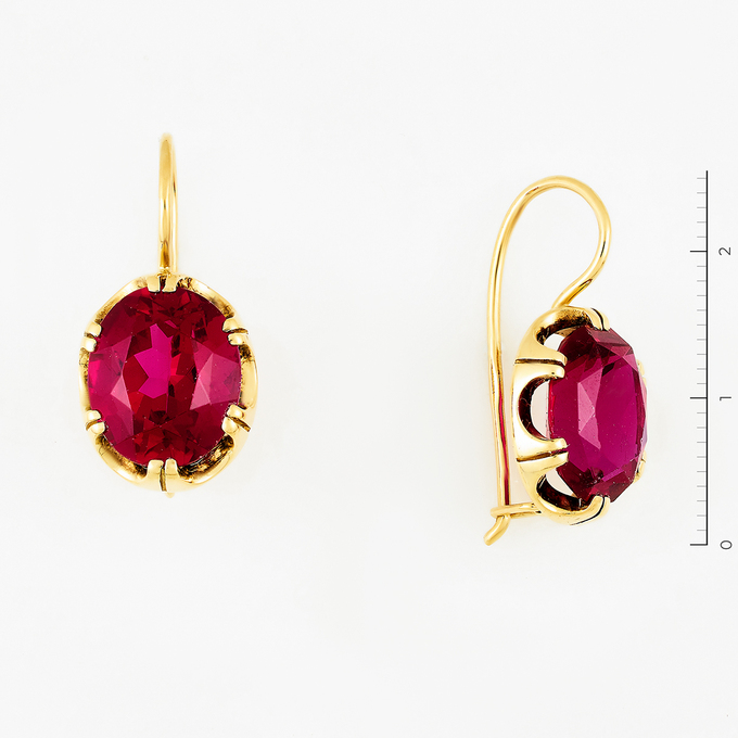 Серьги из желтого золота 750 пробы c корундами
