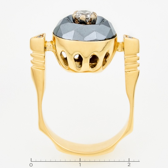 Кольцо из желтого золота 750 пробы c 3 бриллиантами и 1 гематитом, Л18103349 за 74000