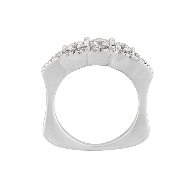 Кольцо из золота 750 пробы c бриллиантами, Л 1114 3528 за 220000