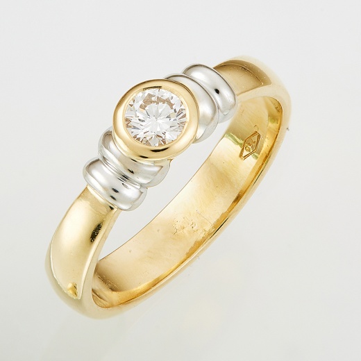 Кольцо из комбинированного золота 750 пробы c 1 бриллиантом 118318 фото 1