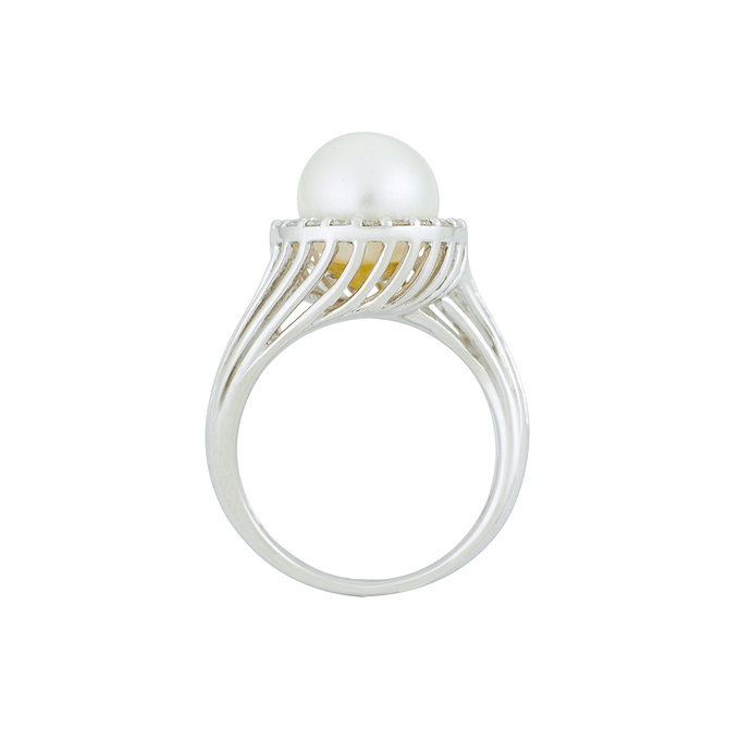 Кольцо из золота 750 пробы c бриллиантами и культивированным жемчугом, Л 4305 9259 за 65000