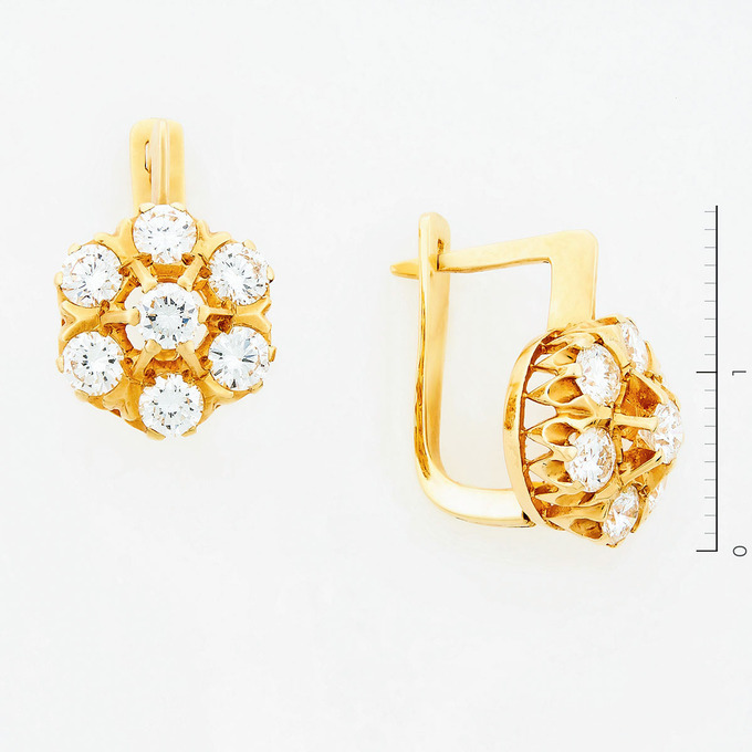 Серьги золото, 750, 3 к.,7,54 гр. (чистый вес 7,54 гр.) со следами износа; 12 Бриллиант Кр57 4/4 вес 1,8 ct, 2 Бриллиант Кр57 4/4 вес 0,34 ct