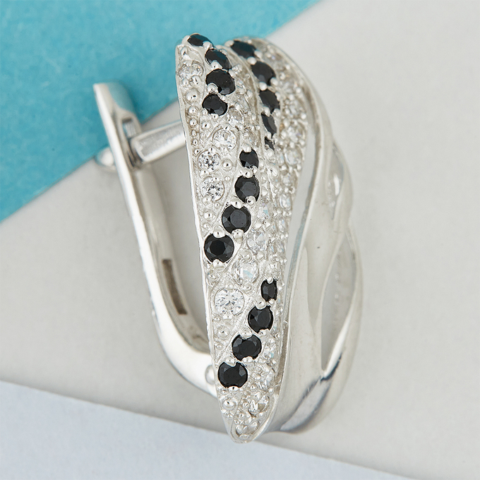Серьги из белого золота 585 пробы c фианитами